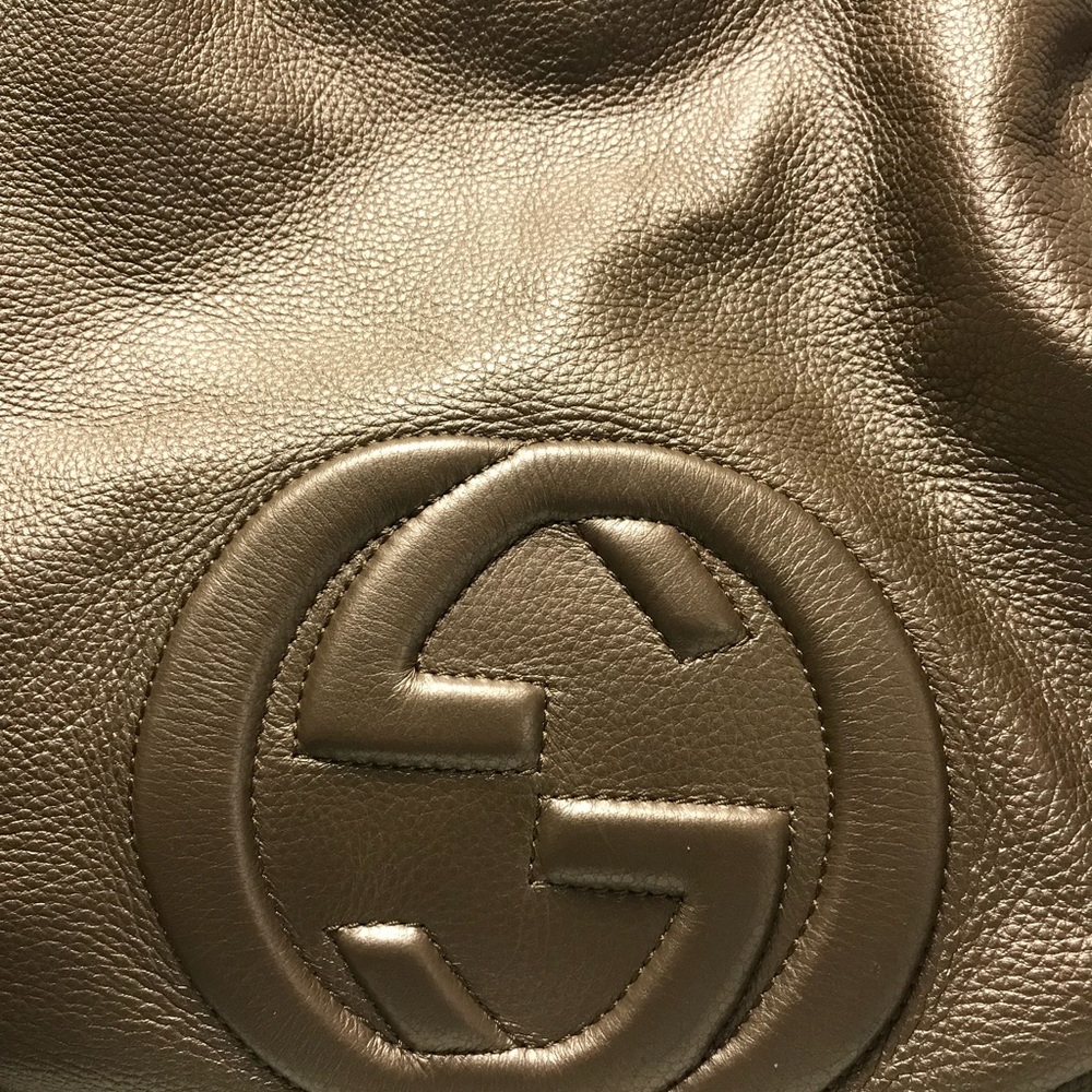 More pics of large Gucci soho